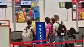 VIDEO Aeroportul din Cluj-Napoca elimină restricțiile pentru lichide în bagajul de mână. Vor fi permise sticlele până la 2 litri